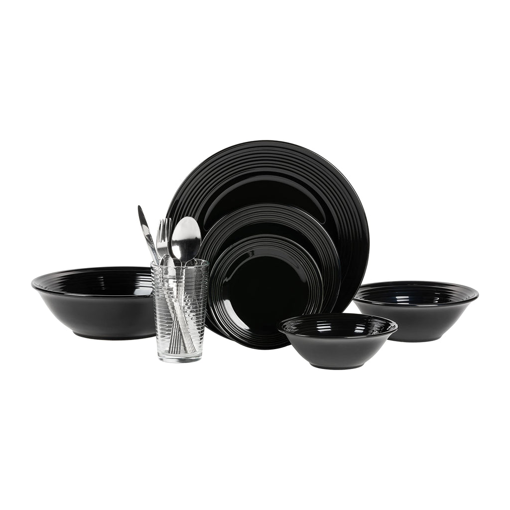 10 Strawberry Street Dinnerware Set